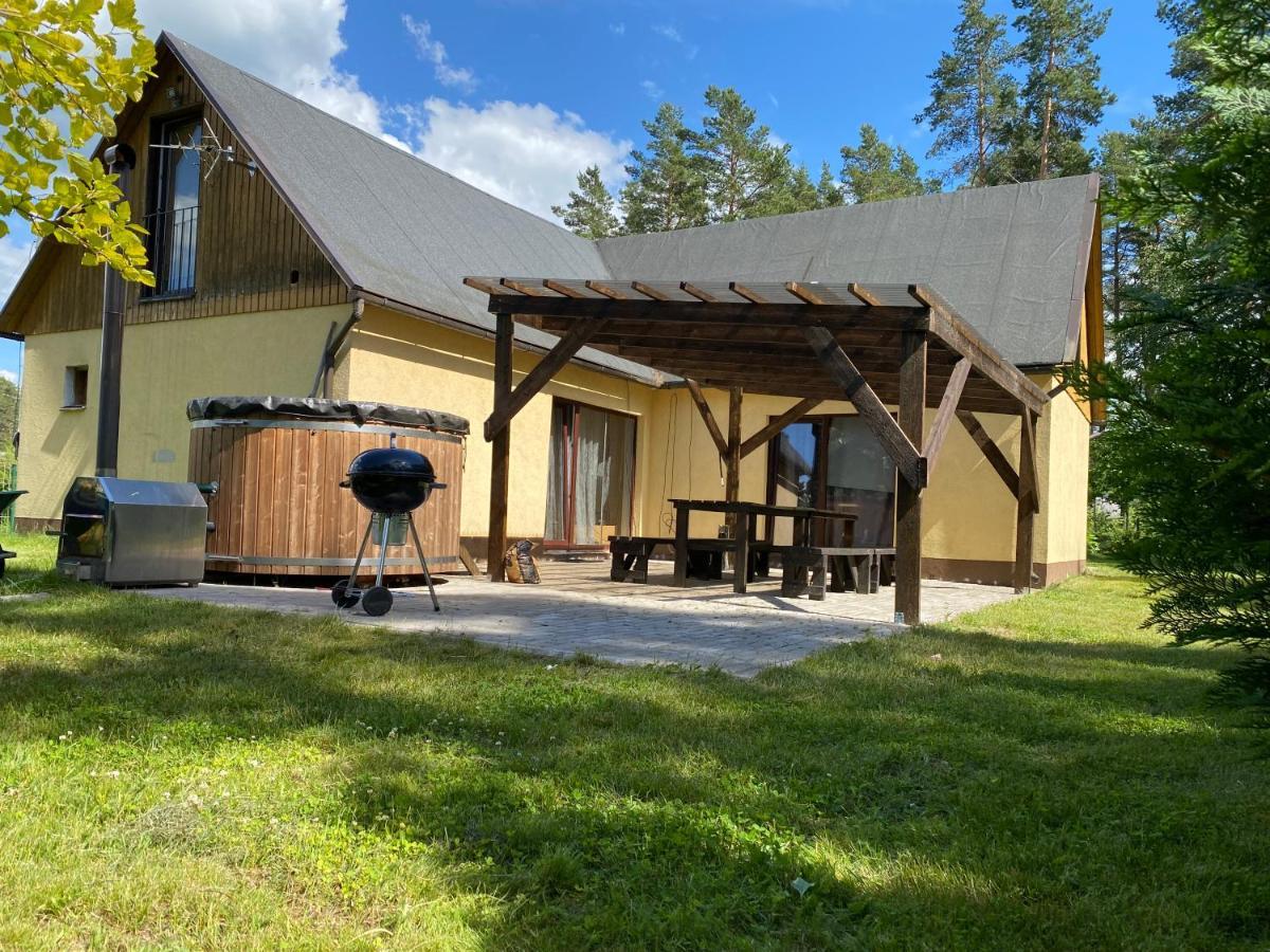 Metsaaeaere Accommodation Uulu Exterior foto